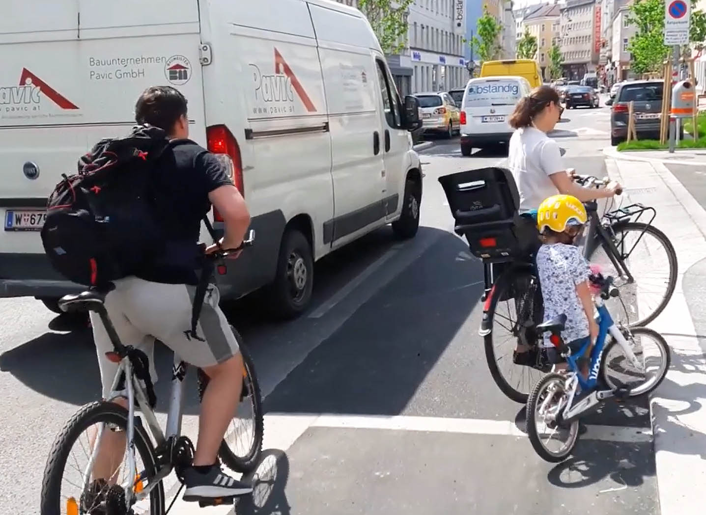 mutterkind_2_keinradweg mutter kind kein radweg