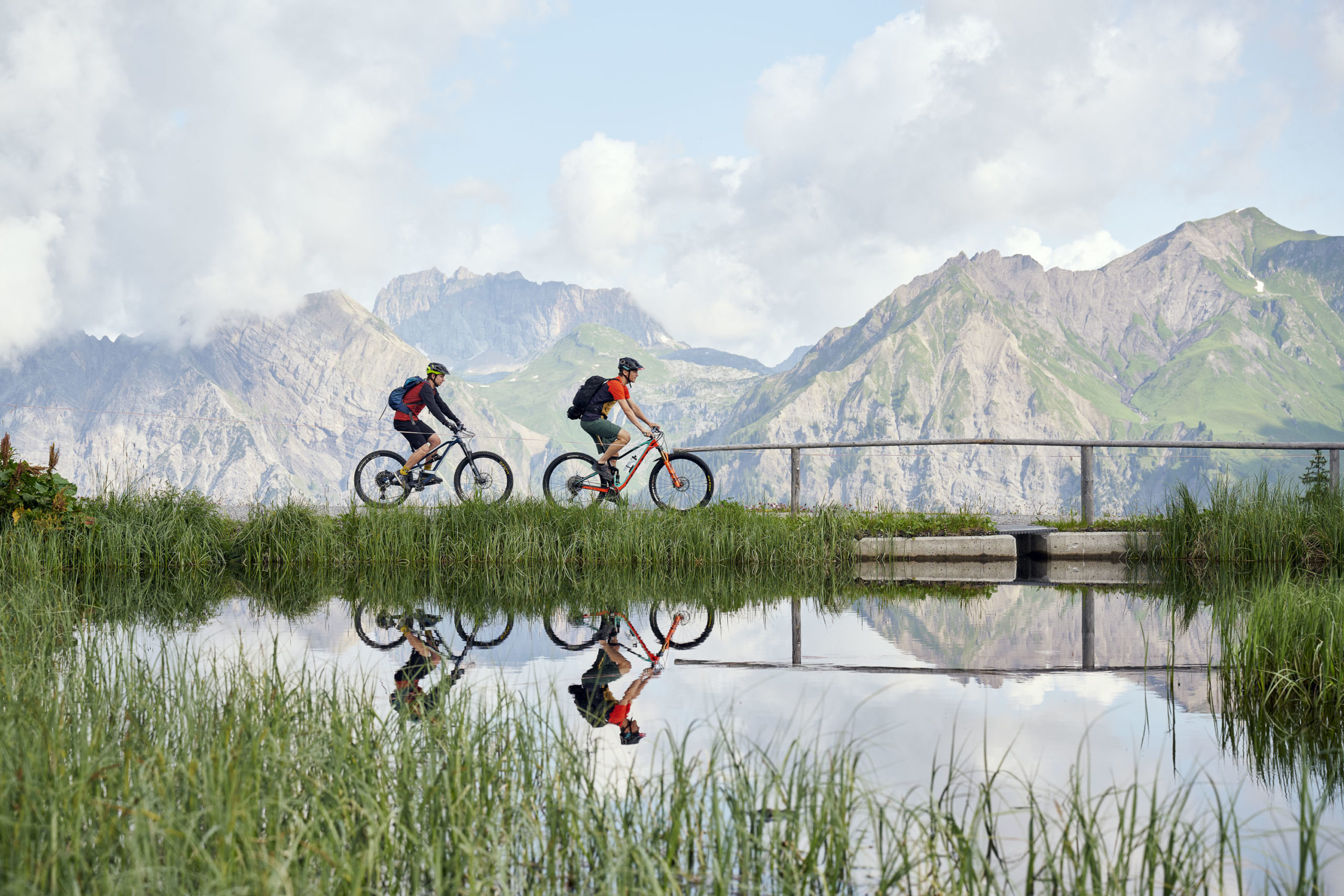 Vbg_mountainbiken-im-klostertal-c-alex-kaiser-alpenregion-bludenz-tourismus-gmbh Berge