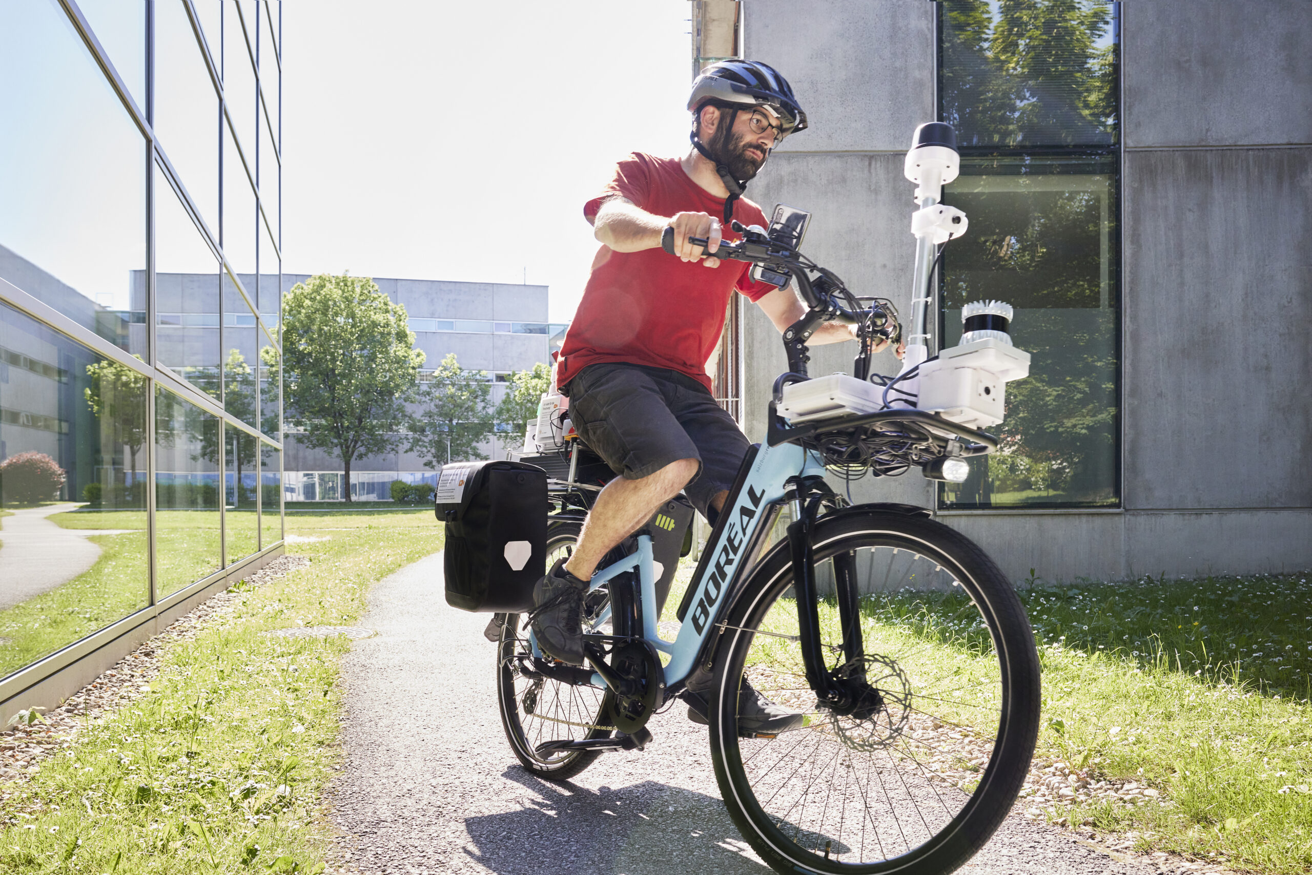 Abb1b_Holoscene Bike in Fahrt_(c) Salzburg Research_Konrad Fersterer Holoscene