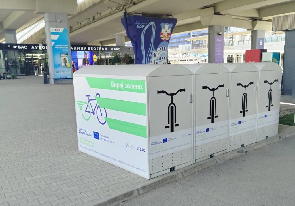 Foto 4 Radboxen Busbahnhof Novi Beograd 2 c Danube Competence Center